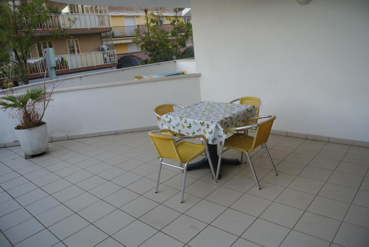 Condominio Maria Lignano Sabbiadoro Exterior foto